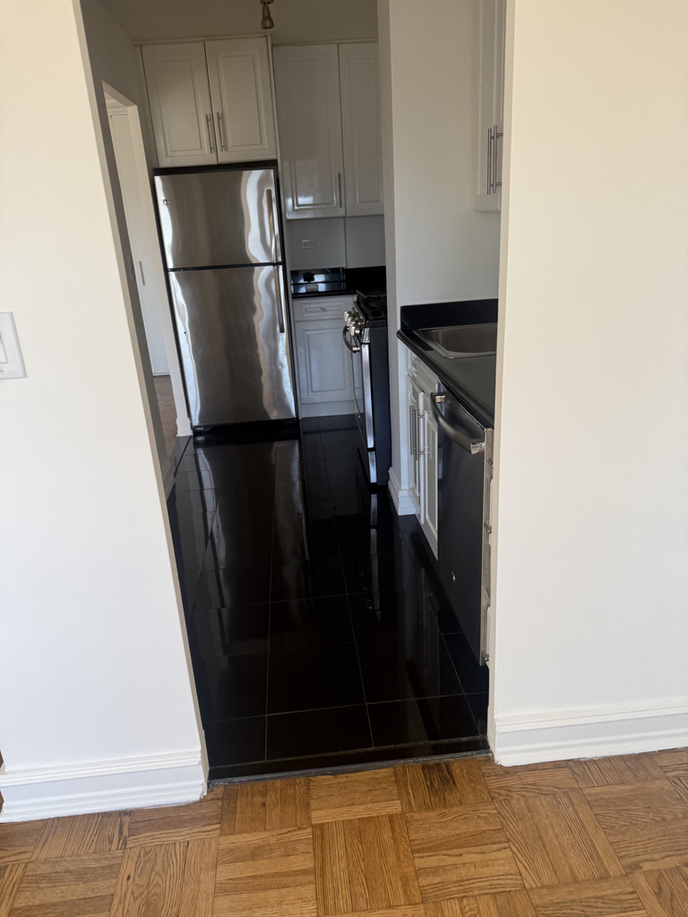 888 8th Avenue - Photo 3