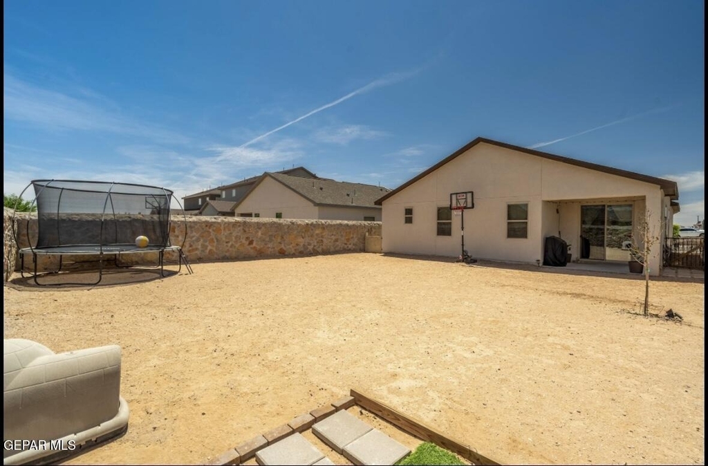 1056 Summer Breeze Place - Photo 26