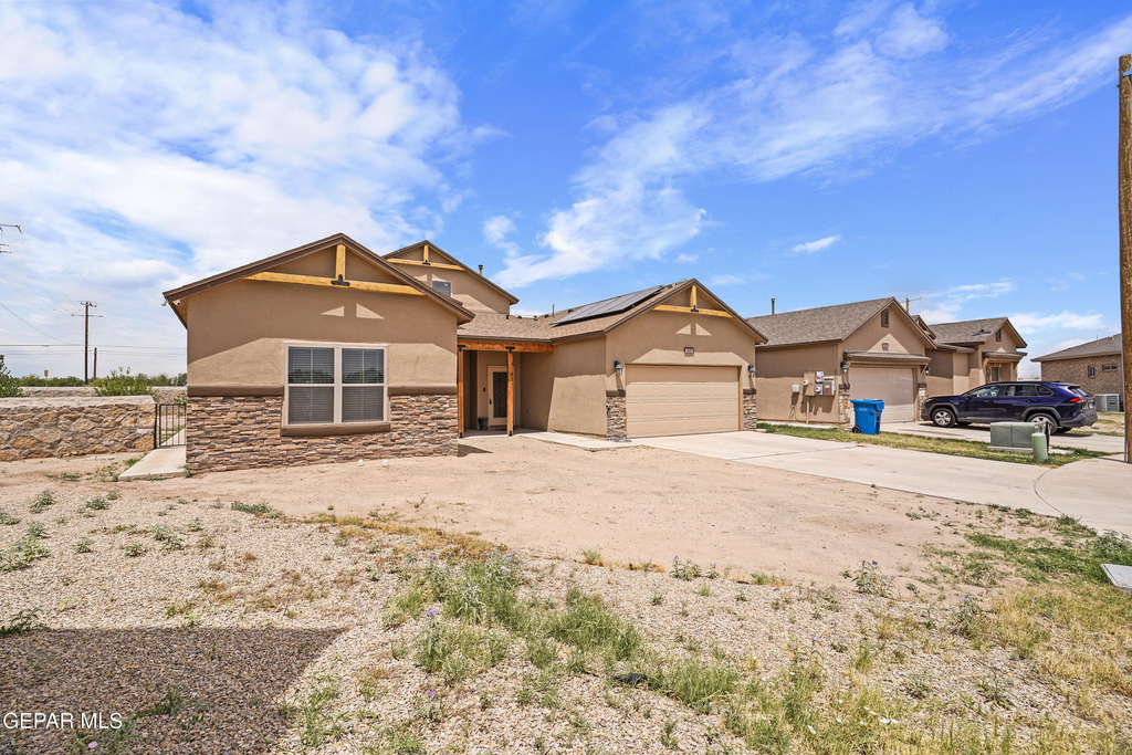 618 Rafael Marmolejo Street - Photo 2