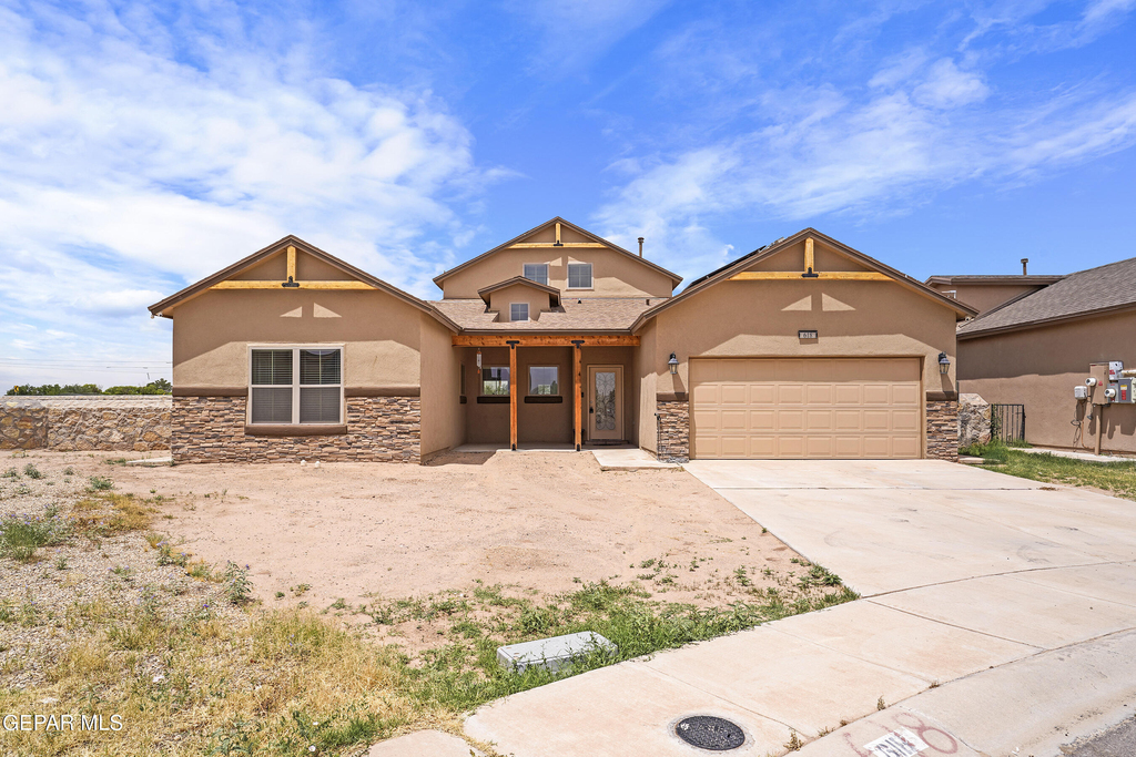 618 Rafael Marmolejo Street - Photo 0