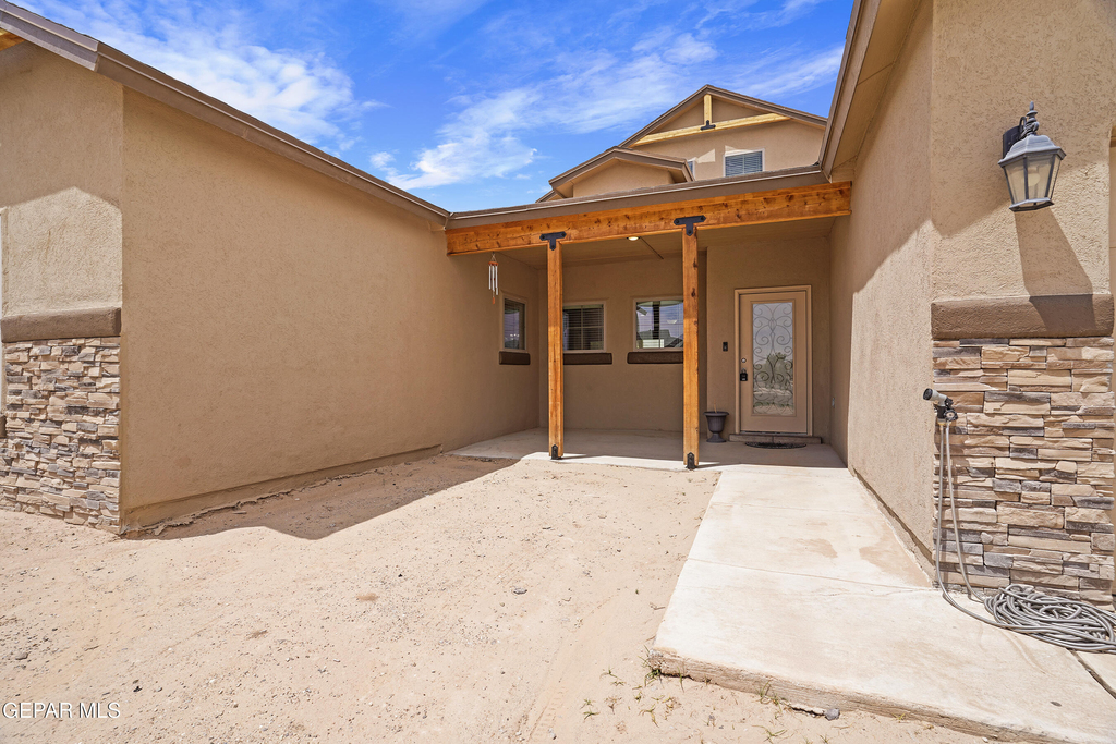 618 Rafael Marmolejo Street - Photo 3