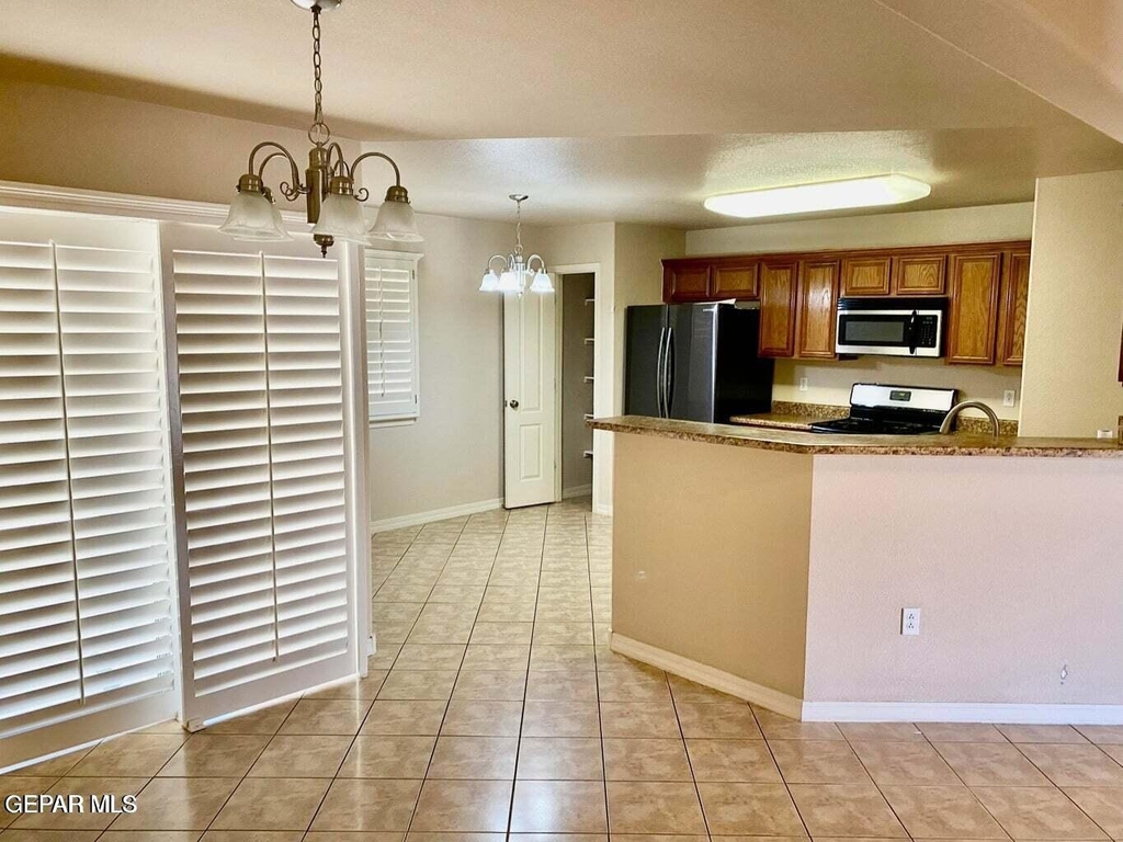 7334 Prickley Pear Drive - Photo 4