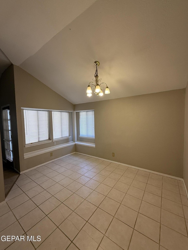 741 Villa Vanessa Drive - Photo 3