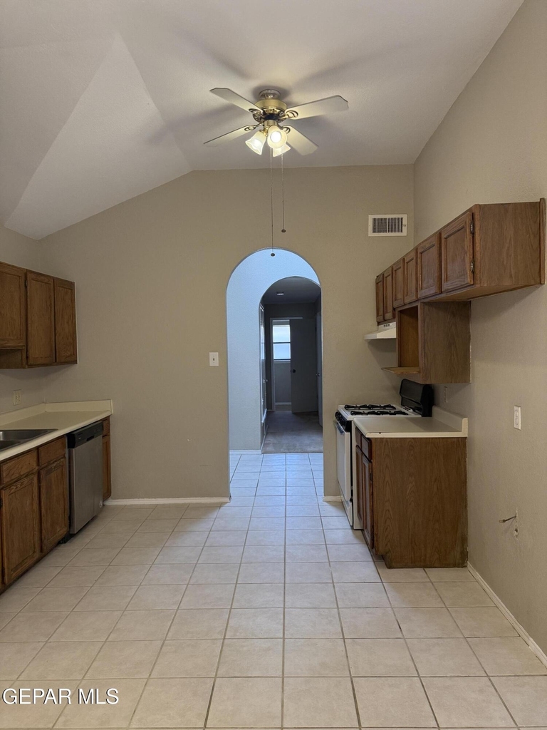 741 Villa Vanessa Drive - Photo 5