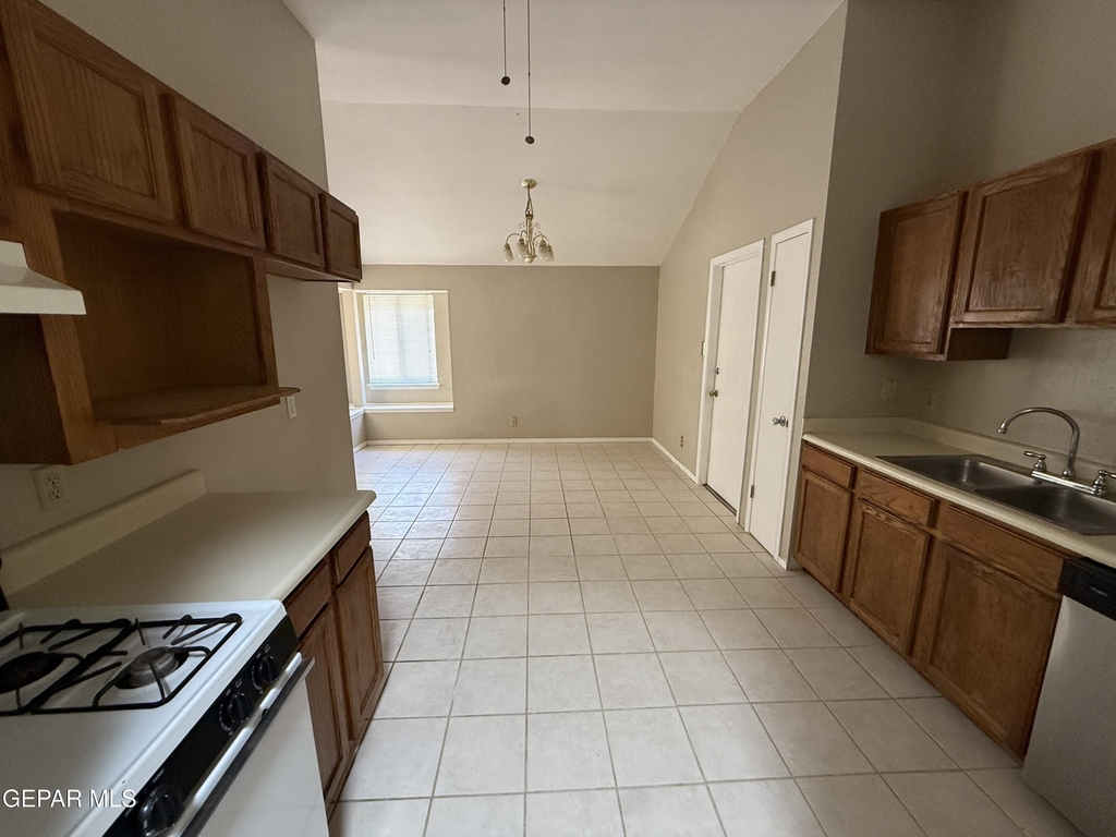741 Villa Vanessa Drive - Photo 2