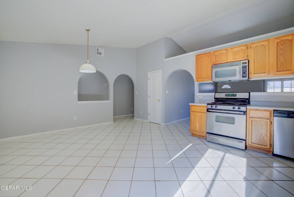 3404 Rosinie Rose Place - Photo 8