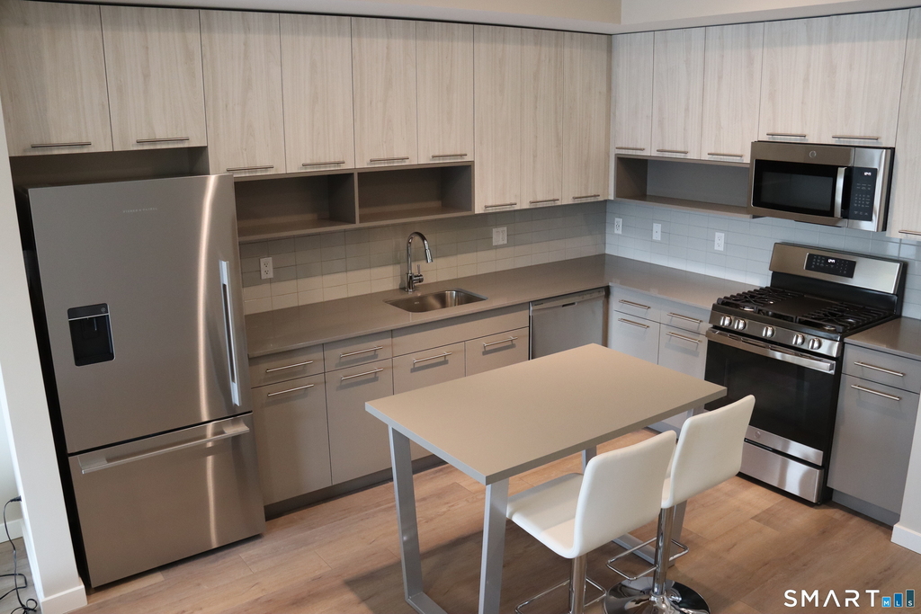 880 Pacific Street - Photo 16