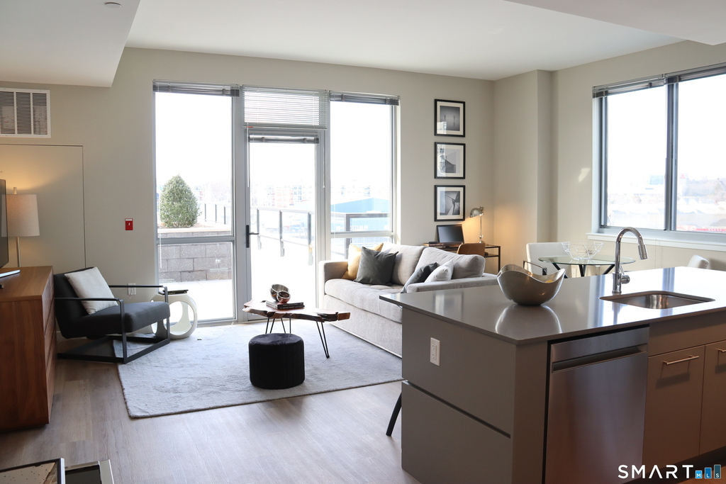 880 Pacific Street - Photo 6
