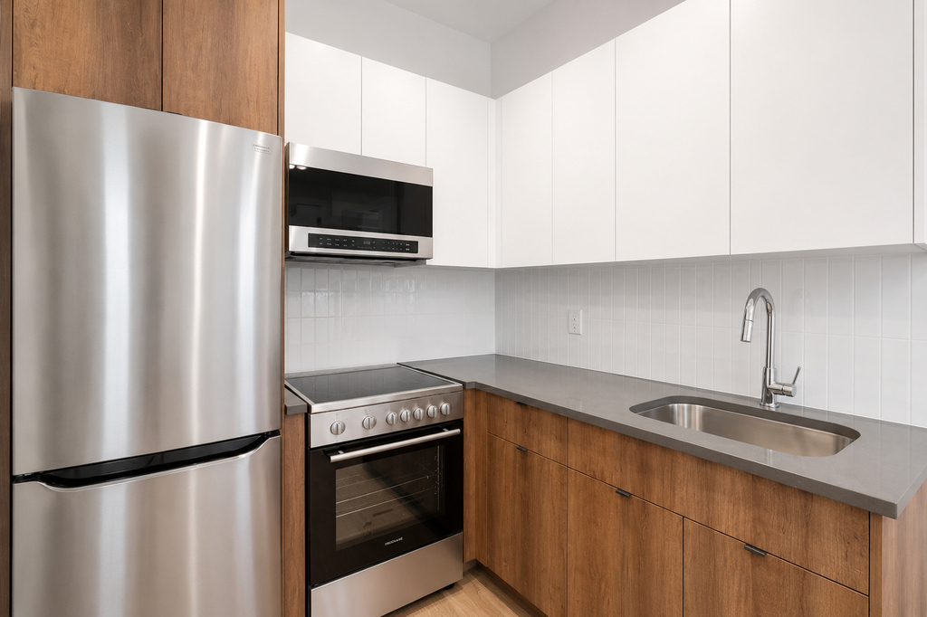 483 Evergreen Avenue - Photo 2
