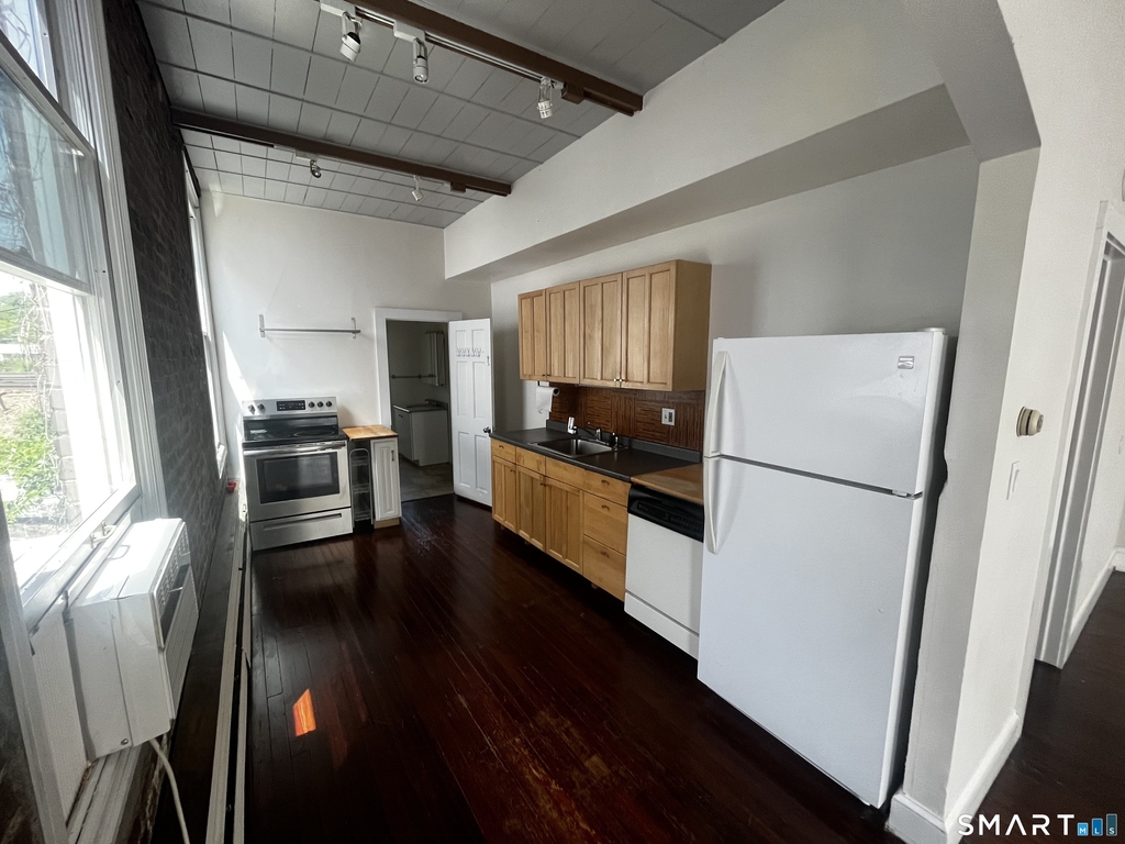 17 Main Street - Photo 2