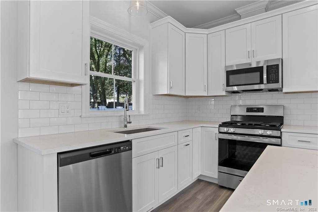 348 Halley Avenue - Photo 4