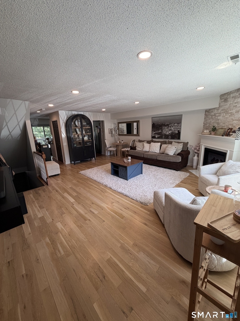 20 Wolf Hill Road - Photo 3