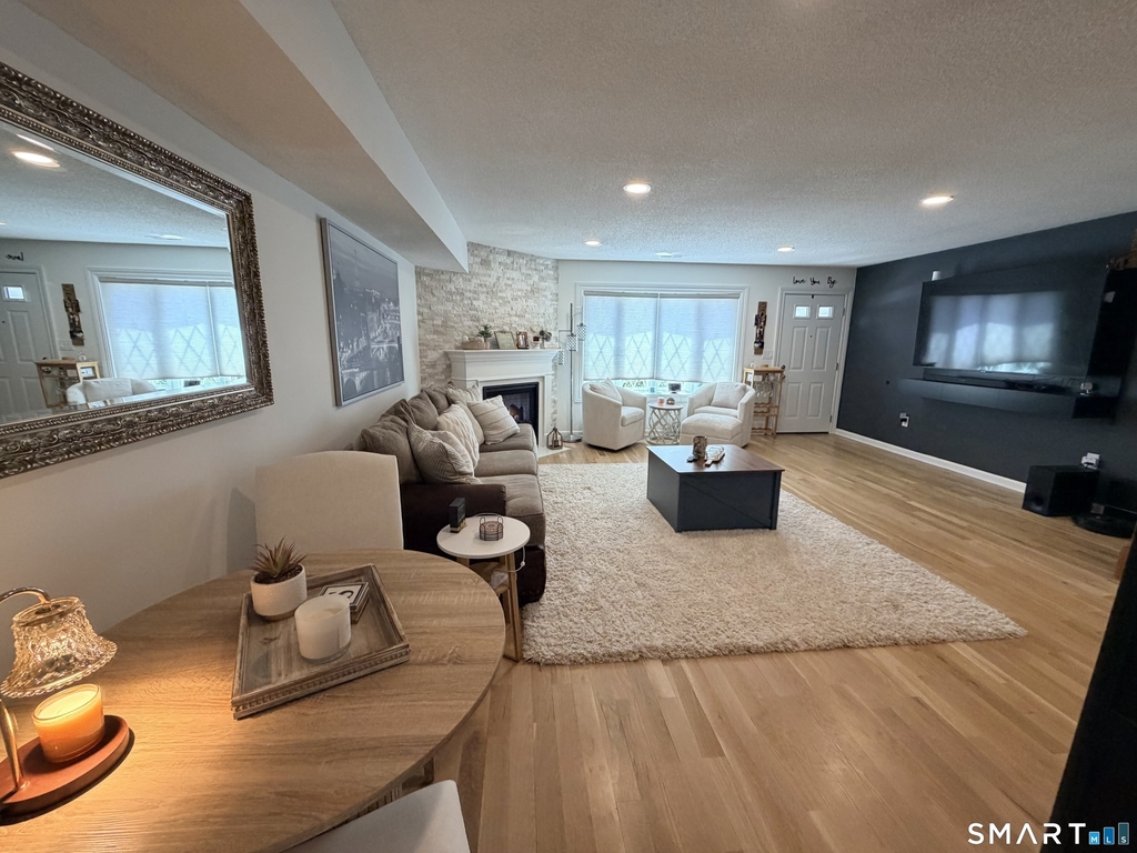 20 Wolf Hill Road - Photo 2