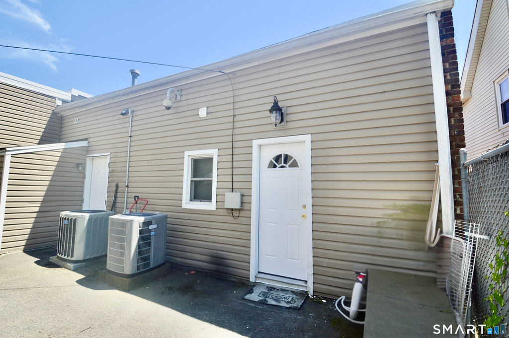 1880 Barnum Avenue - Photo 8