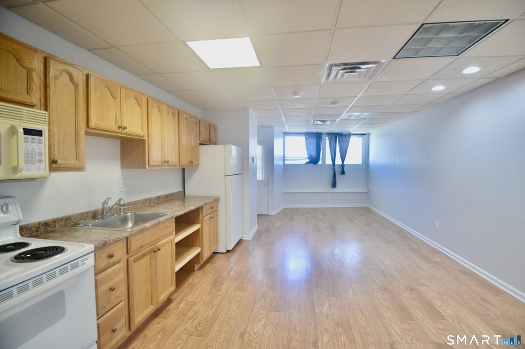 1880 Barnum Avenue - Photo 5