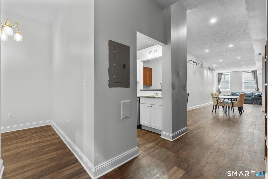 196 Crown Street - Photo 12