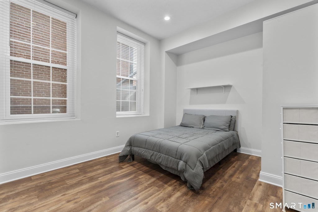 196 Crown Street - Photo 10