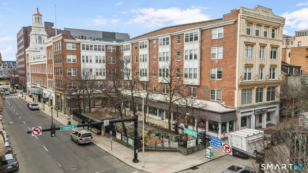 196 Crown Street - Photo 0