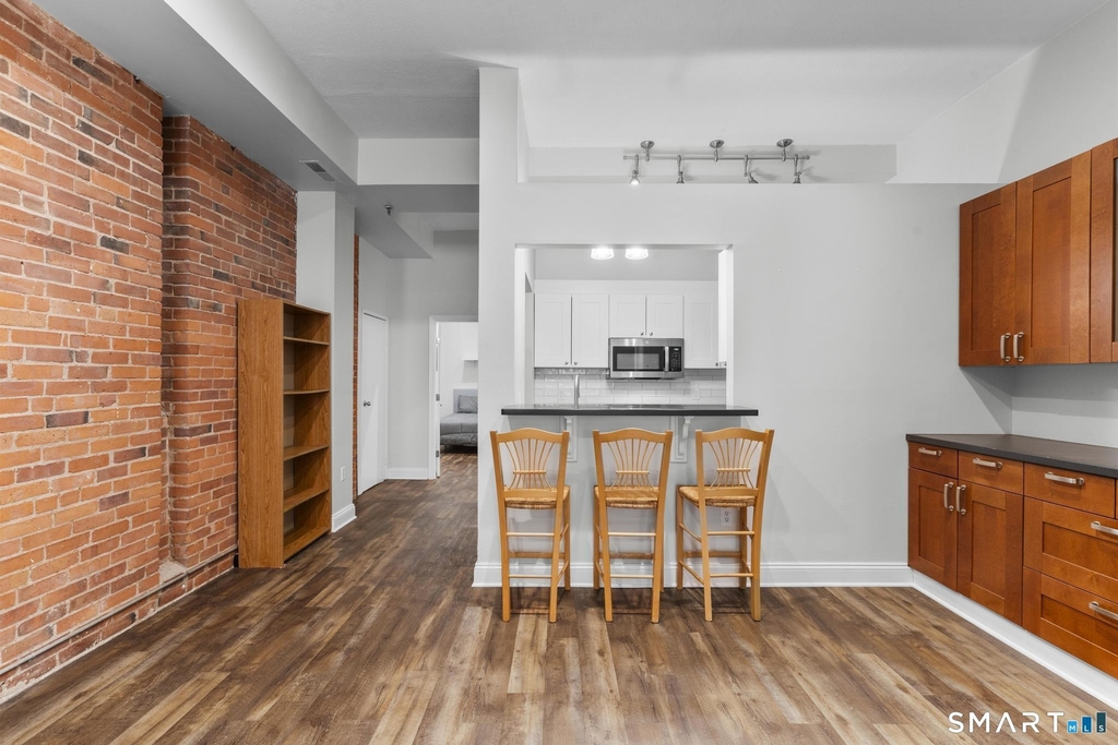 196 Crown Street - Photo 5