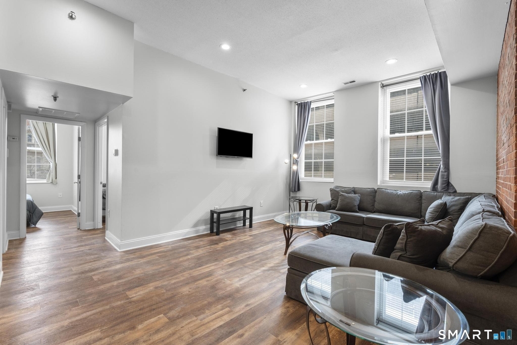 196 Crown Street - Photo 15