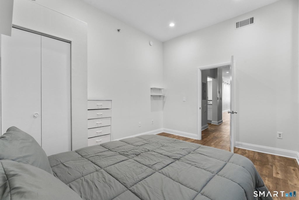196 Crown Street - Photo 11