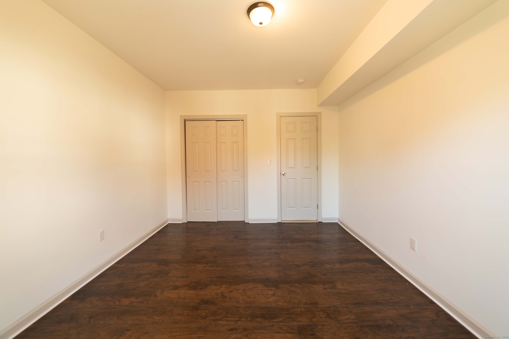 84 Sheffield Avenue - Photo 8
