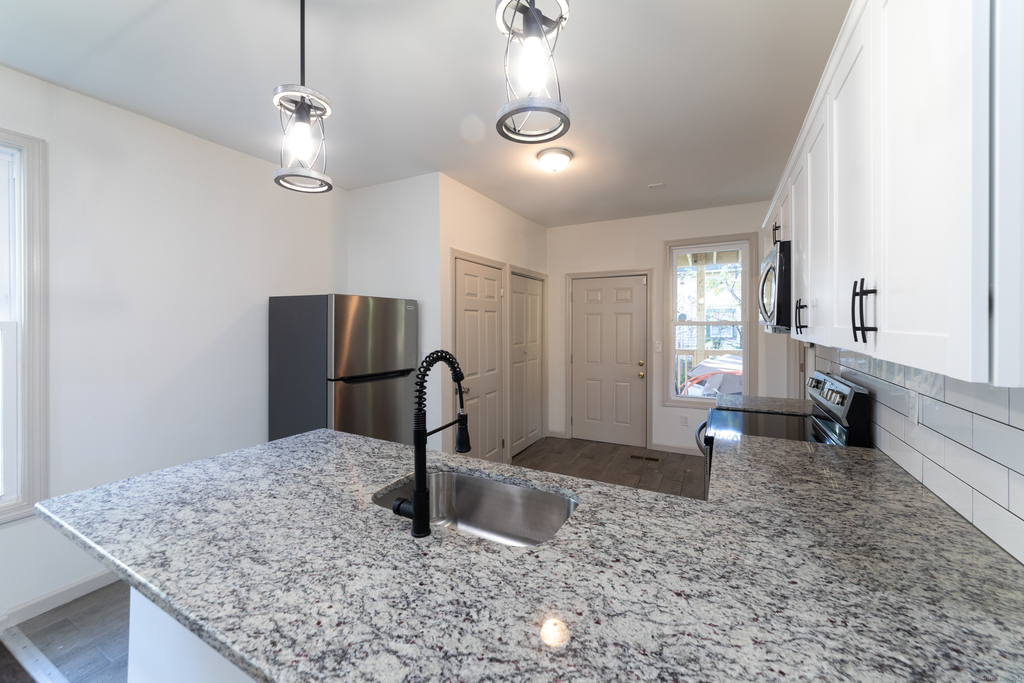 84 Sheffield Avenue - Photo 1