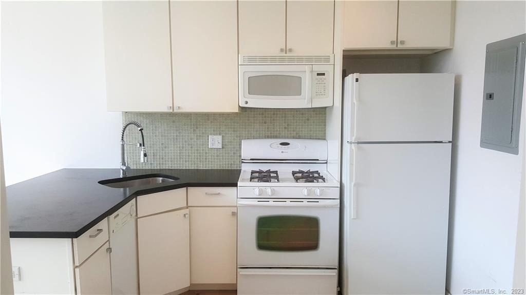 804 Chapel Street - Photo 2