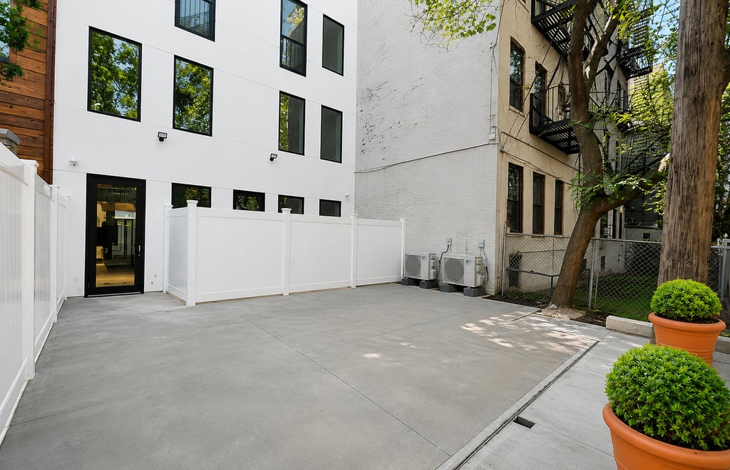 727 Dekalb Avenue - Photo 5