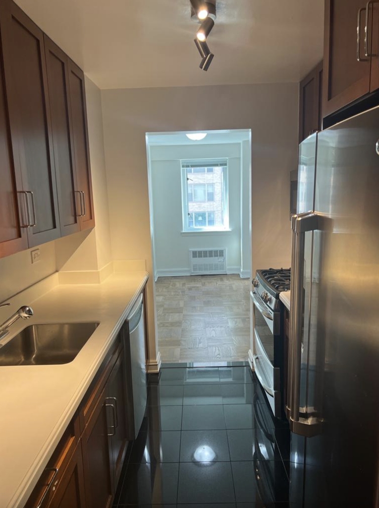 East 71st Street - Photo 0