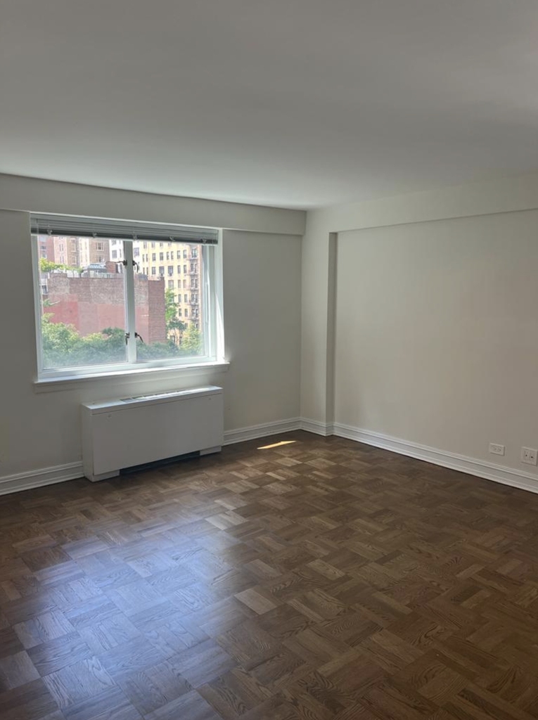 East 71st Street - Photo 7