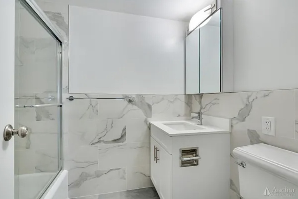 East 71st Street - Photo 12