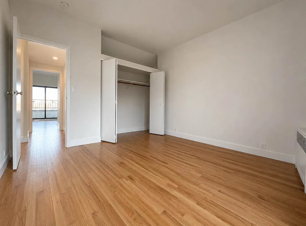 201 East 12th Street - Photo 10