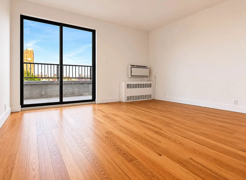 201 East 12th Street - Photo 7