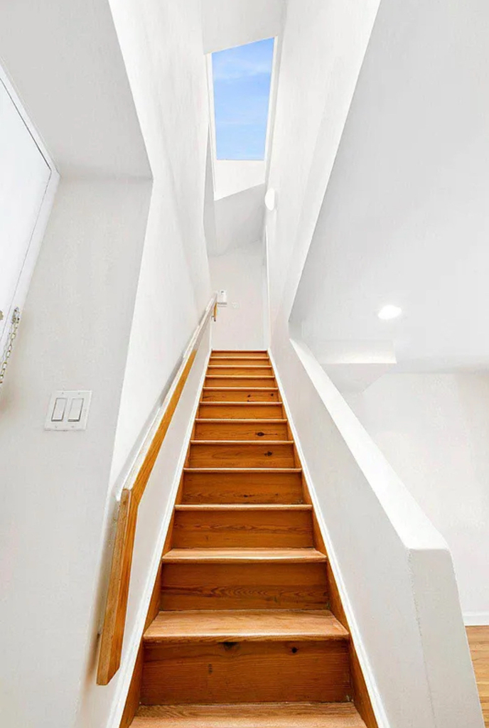 201 East 12th Street - Photo 6