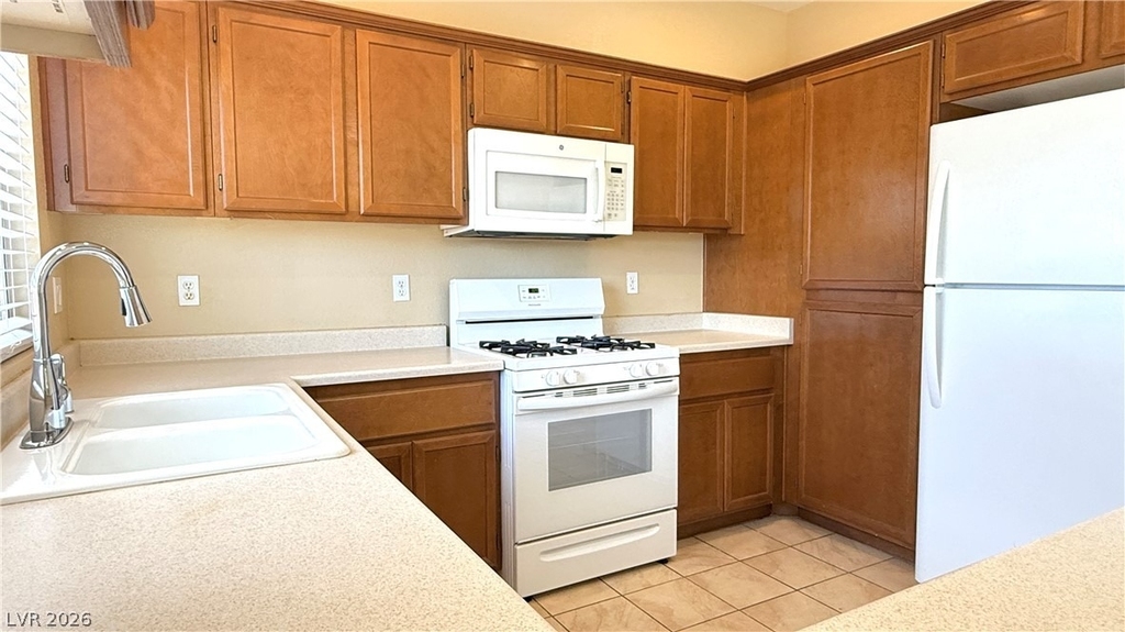 1013 Shades End Avenue - Photo 13