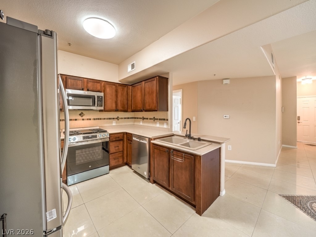 2291 W Horizon Ridge Parkway - Photo 10