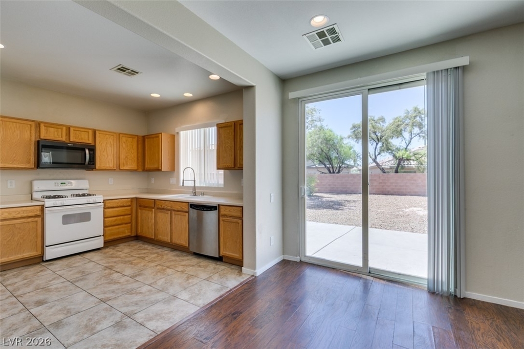 2925 Dowitcher Avenue - Photo 0