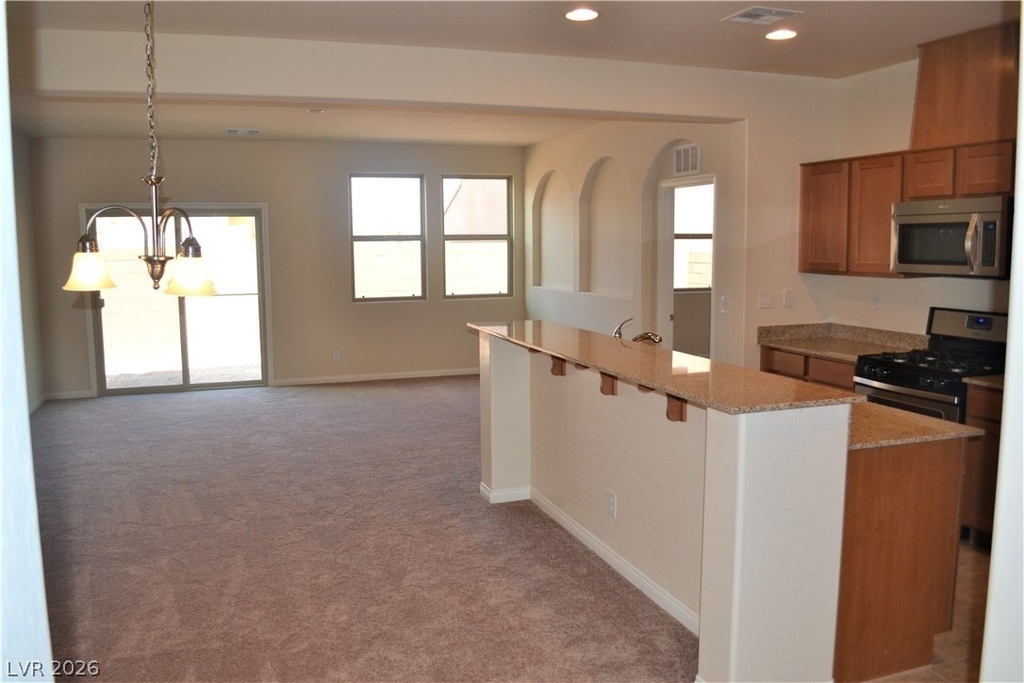 254 Botanic Gardens Drive - Photo 2