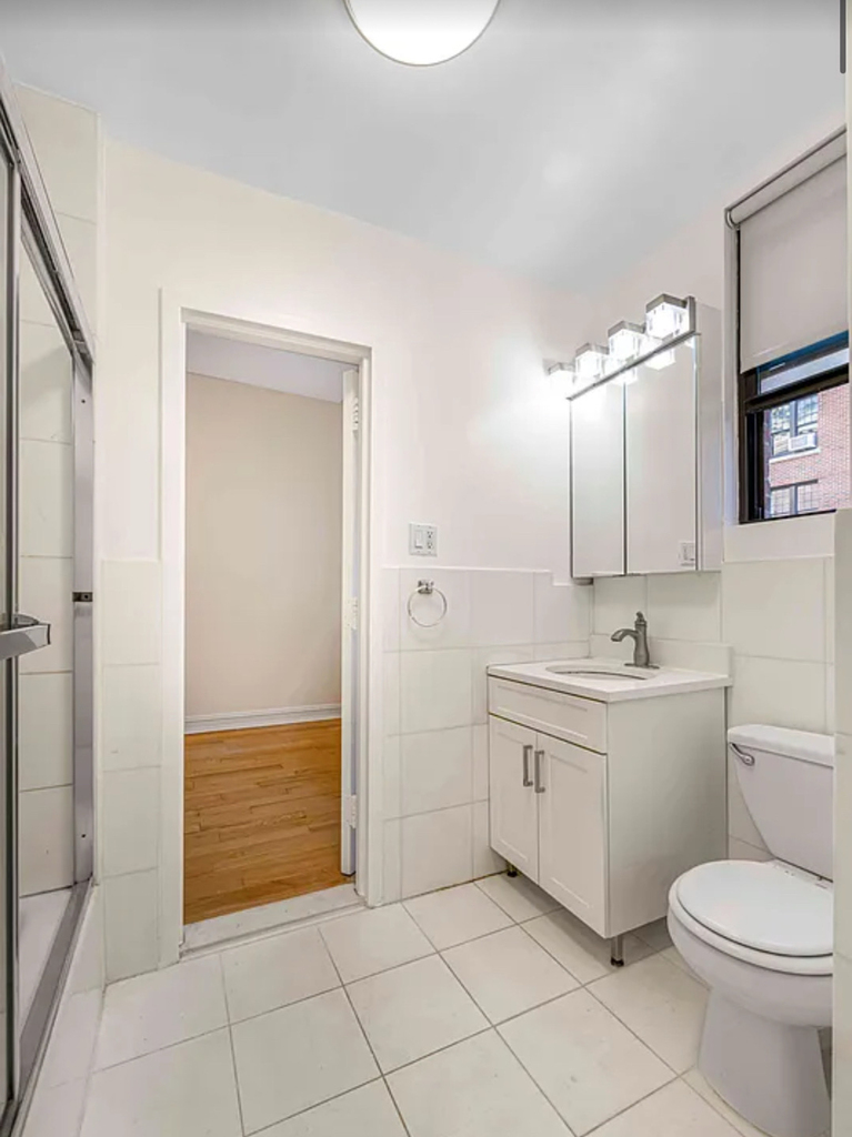 107 East 63rd Street - Photo 2
