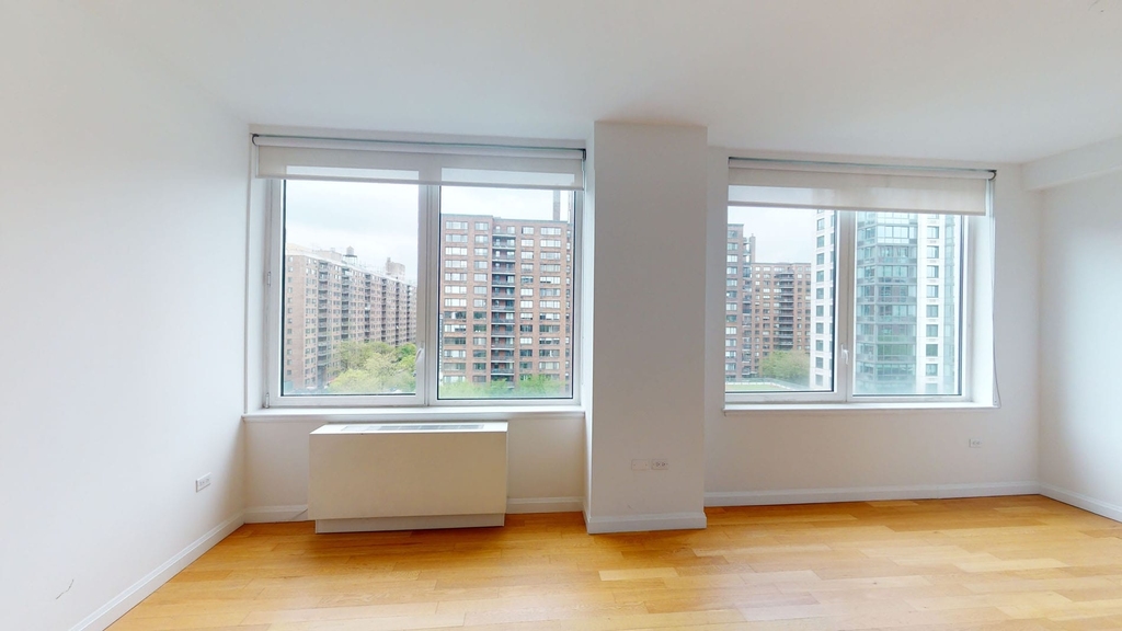 808 Columbus Ave - Photo 2