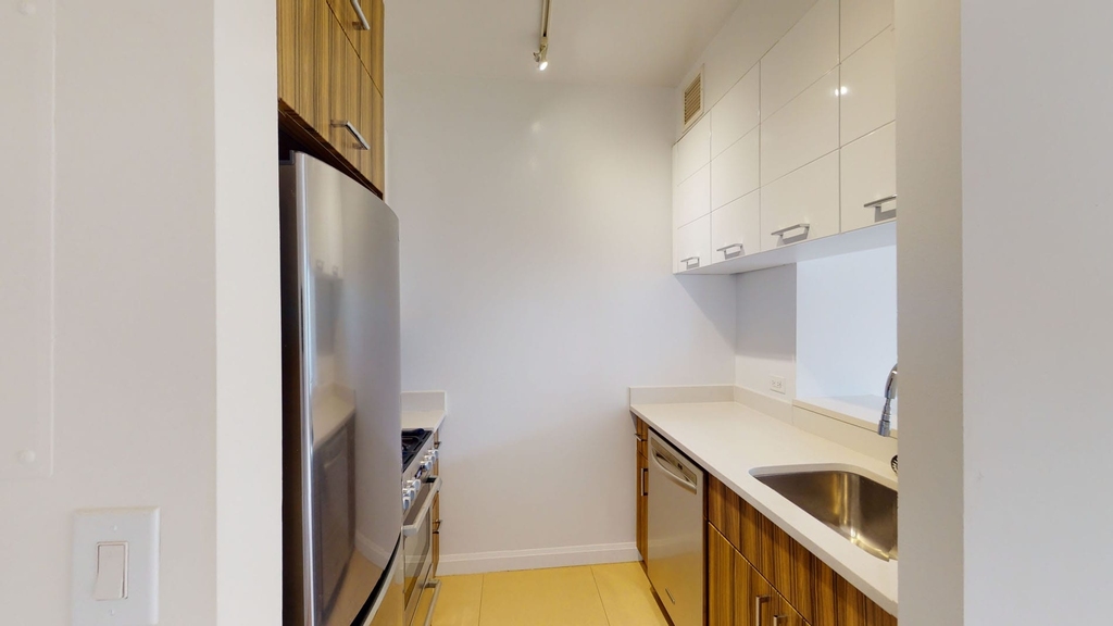 808 Columbus Ave - Photo 1
