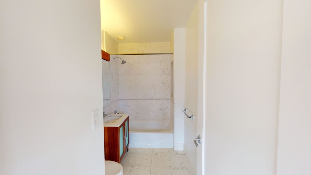 808 Columbus Ave - Photo 3