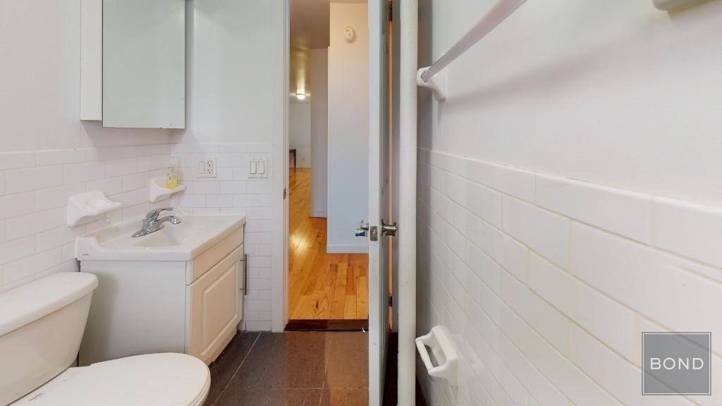 123 East 7th Street  - Photo 4