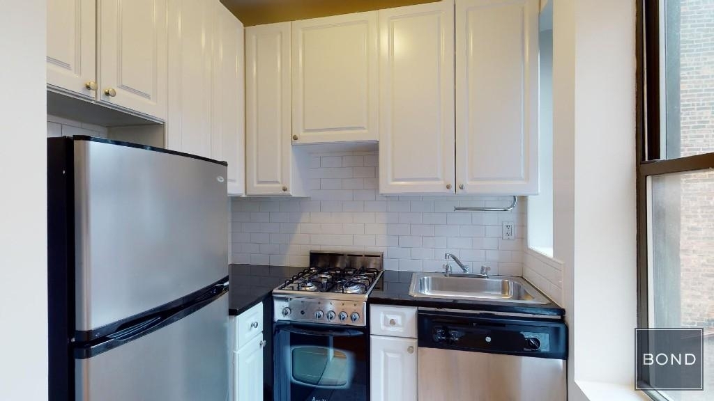 417 East 65th Street - Photo 1