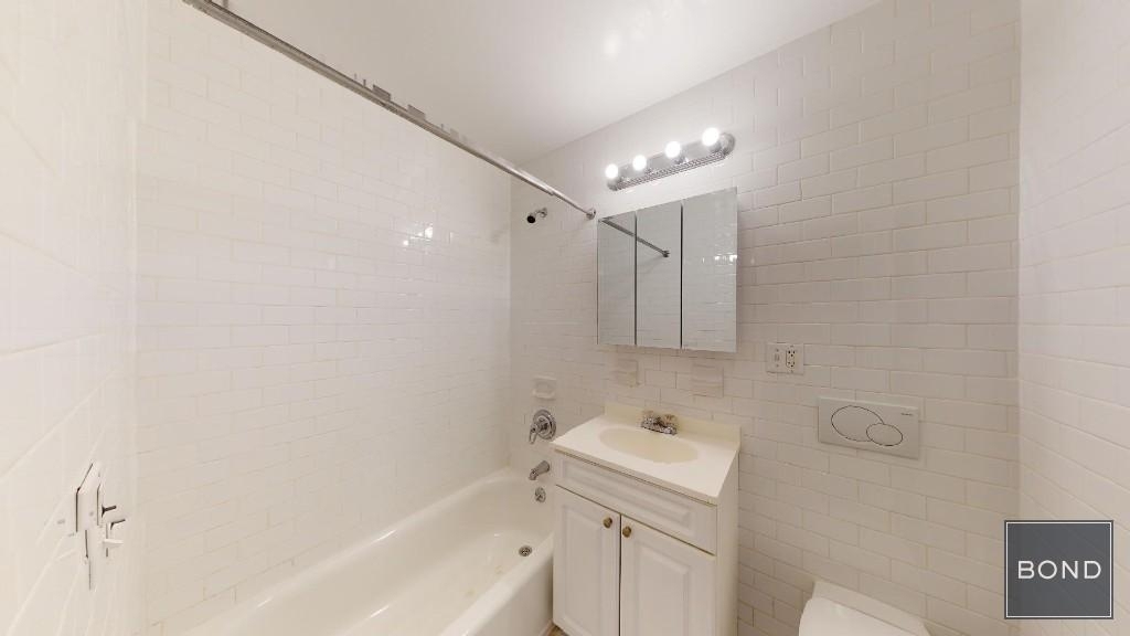 417 East 65th Street - Photo 4