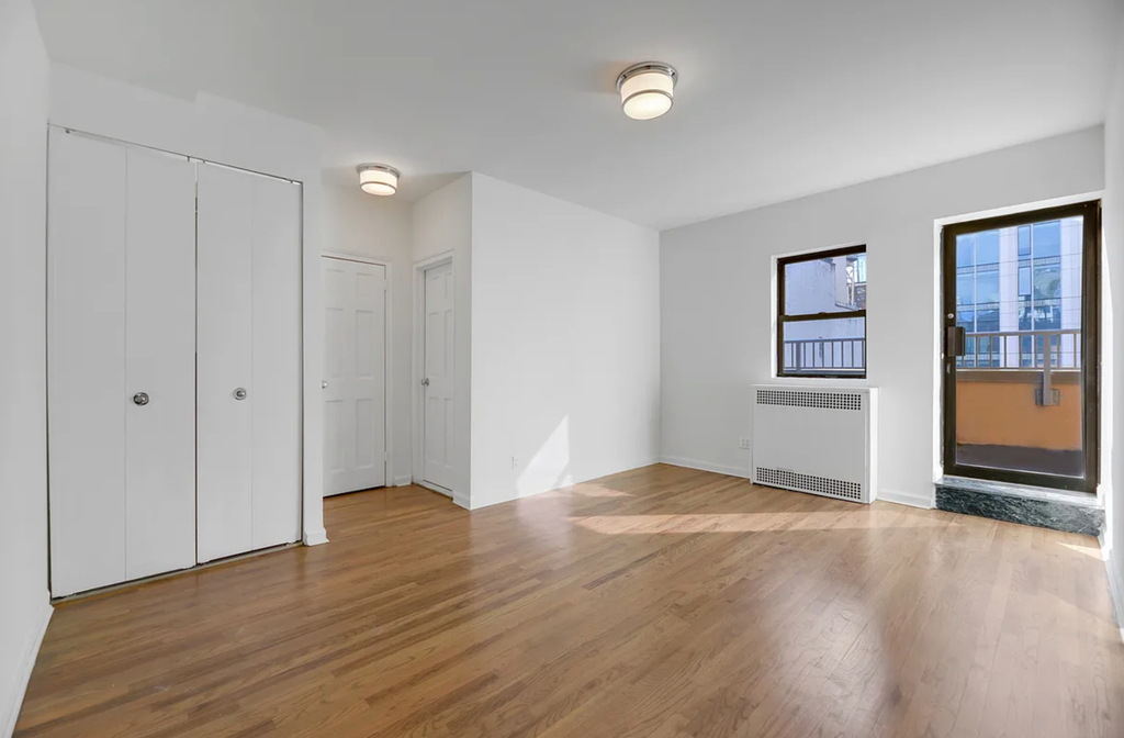  Madison Avenue - Photo 3