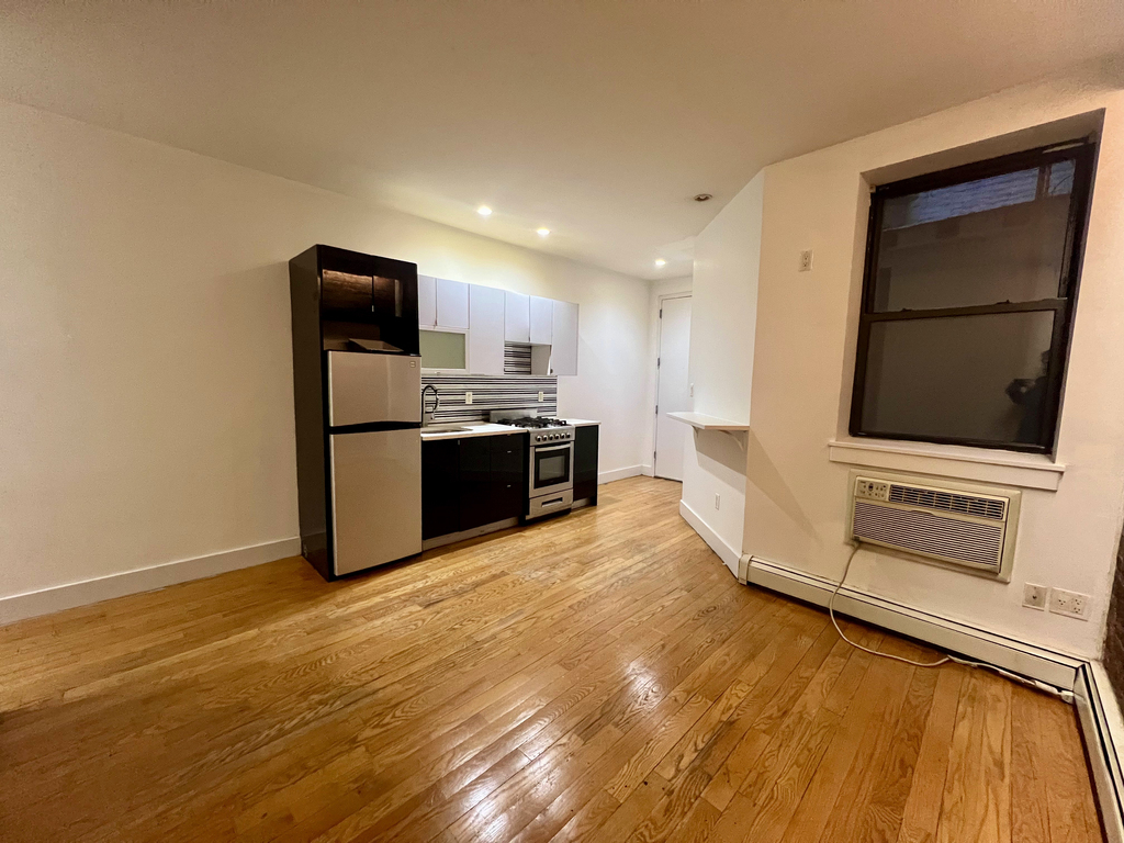 252 Schenectady Avenue - Photo 2