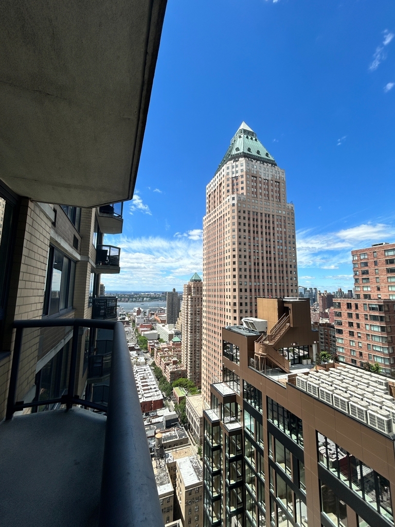48th St & 8th Ave - Photo 14