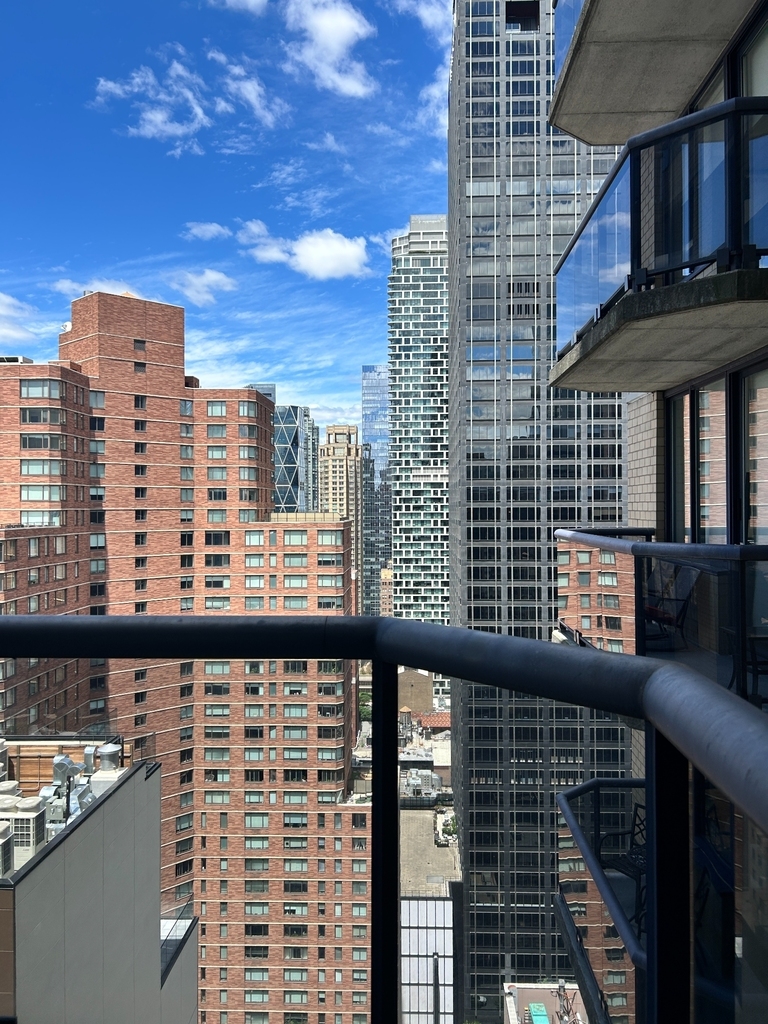 48th St & 8th Ave - Photo 12